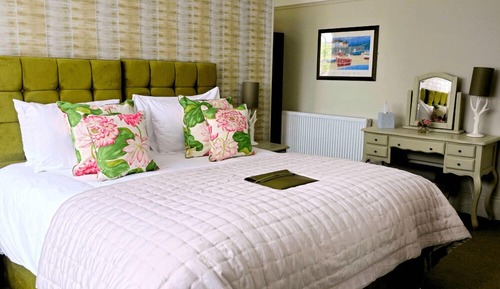 Double Room, Ensuite (The Strand Suite - 3)