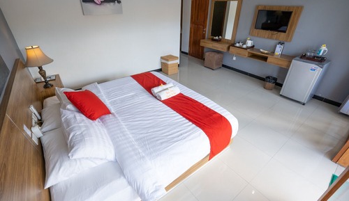 Standard Deluxe with Pool Access
