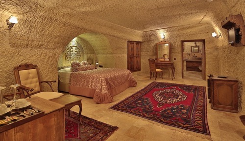 Executive Cave Suite 