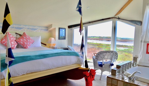Romantic Room, 1 King Bed, Bathtub, River View