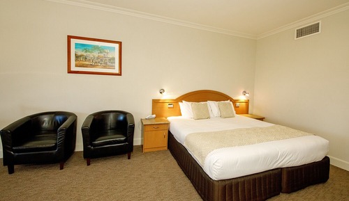 Waratah Suite