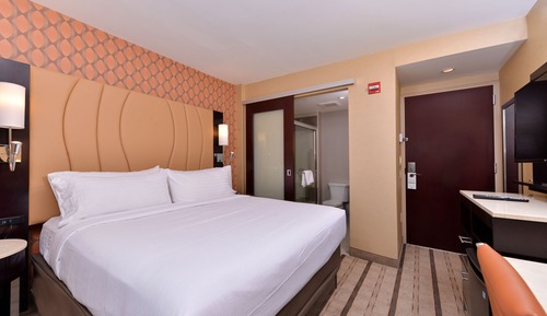Standard Room, 1 King Bed