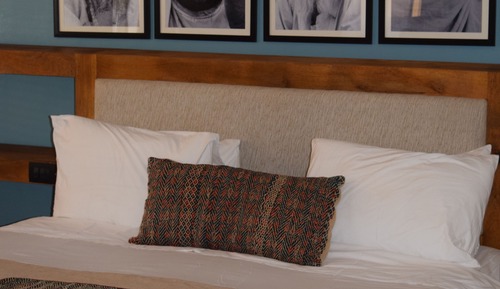 Signature Suite, 1 King Bed, Courtyard View, Courtyard Area