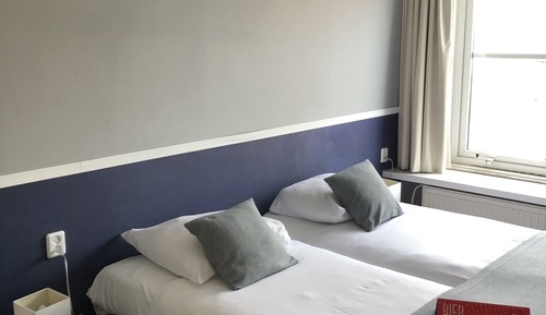 Standard Double Room, 2 Twin Beds (7)