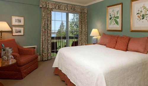 Comfort Room, Lake View