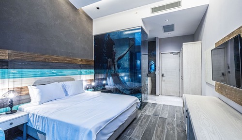 Economy room