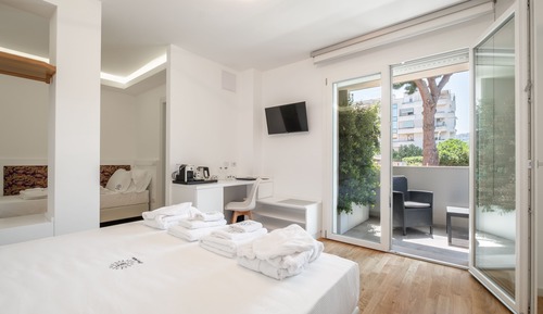 Deluxe Triple Room