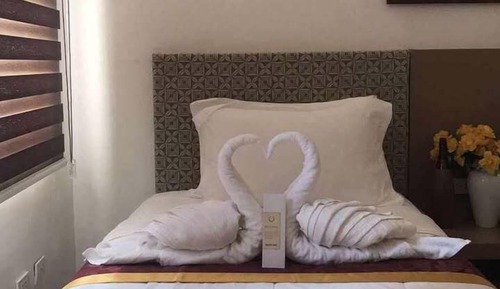 Premium Suite, Multiple Beds, Accessible Bathtub, Pool View