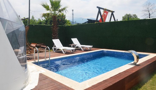 Dome Glamping (No Heating in Pool)