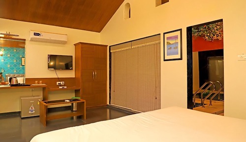Honeymoon suite with indoor private pool