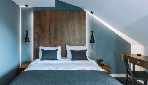 Attic Double or Twin Room With Bathtube