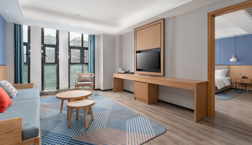 1 King 1 Bedroom Suite