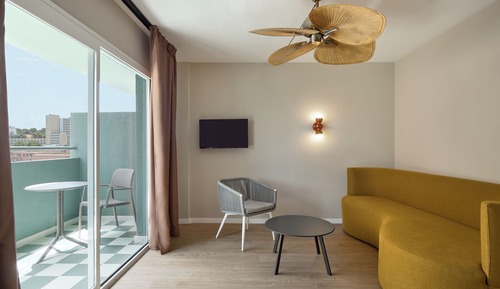 Suite estandar, 1 Adult (Bed & Unlimited Brunch)