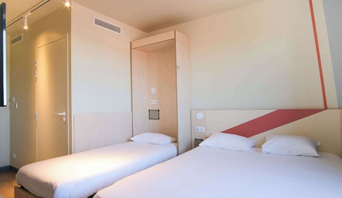 Standard Room, Multiple Beds