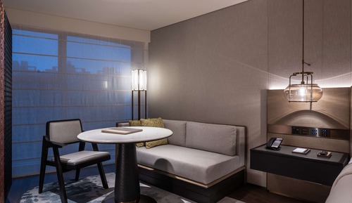 Classic Room, 1 King Bed, City View