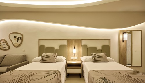 Family Room, 2 Bedrooms (C)