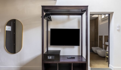 1 Bedroom Apartment - Duplex, No Kitchen