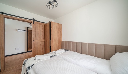 Apartment (L5)