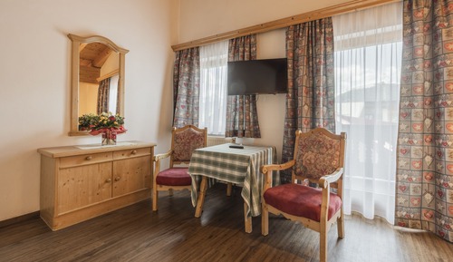 Deluxe Double Room, Balcony (Rose)