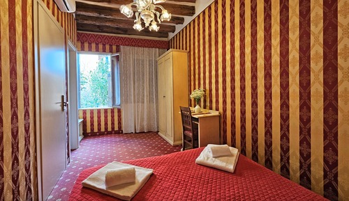 Deluxe Double or Twin Room, Garden View