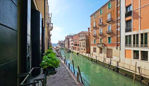 Deluxe Single Room, Canal View