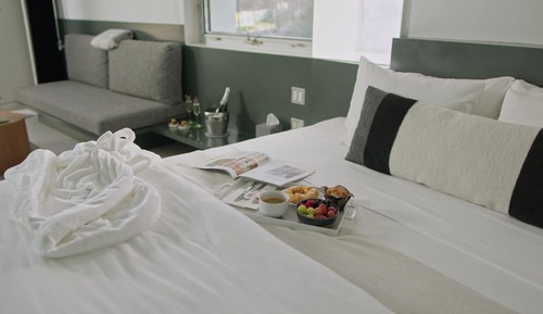 Premium Suite (Suite B)