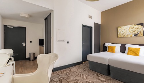 Studio, 2 Twin Beds