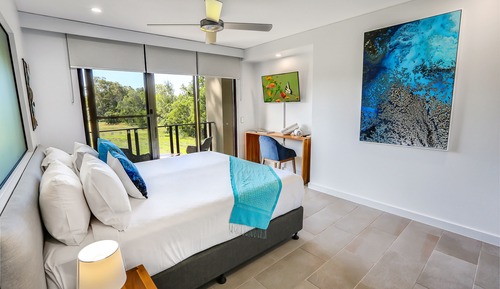 Deluxe Studio, 1 Bedroom, Partial Ocean View