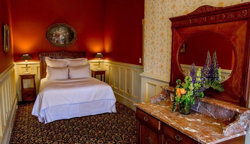 Deluxe Room, 1 Queen Bed