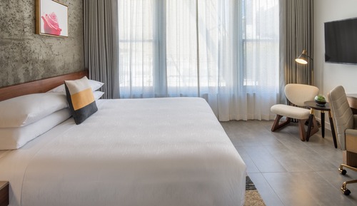Deluxe Room, 1 King Bed, Non Smoking, City View