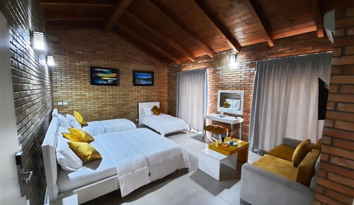 Deluxe Suite, Balcony