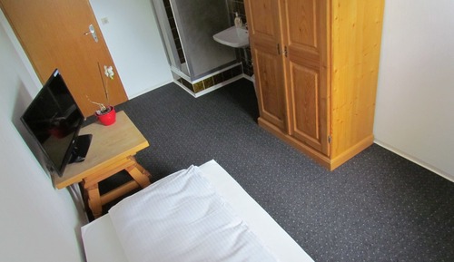 Economy Single Room, 1 Bedroom, Shared Bathroom