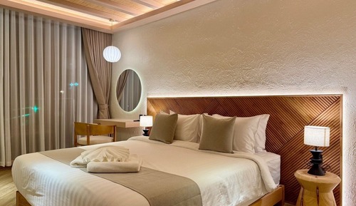 Signature Room, Sea View