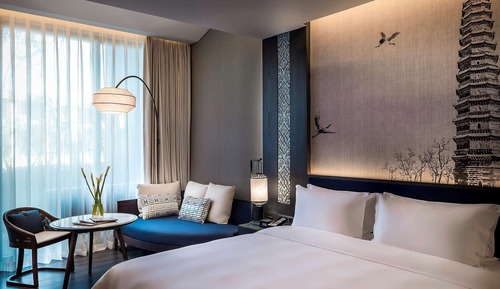 Superior Room, 1 King Bed, Garden View