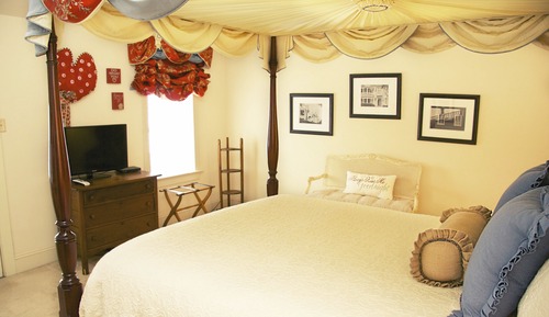 Luxury Room, 1 Queen Bed (Elaine's Room)
