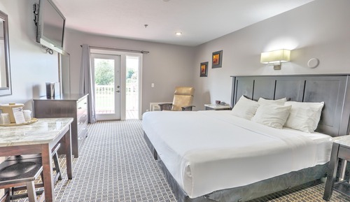 Deluxe Room, 1 King Bed