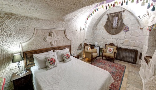 Superior Room, Garden Area (Cave )