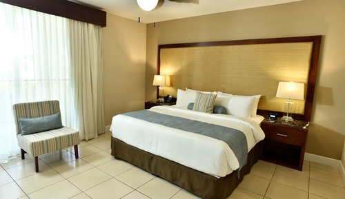 Luxury Apartment, 3 Bedrooms, Balcony, Garden View