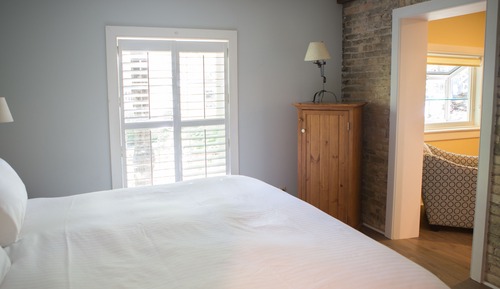 Carriage Room #6