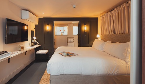 Coach House Guest Room