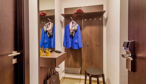 Standard Studio, 1 Queen Bed, Kitchenette, Courtyard View