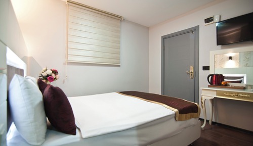 Economy Room