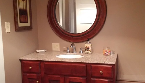 Room, 1 Queen Bed, Shared Bathroom