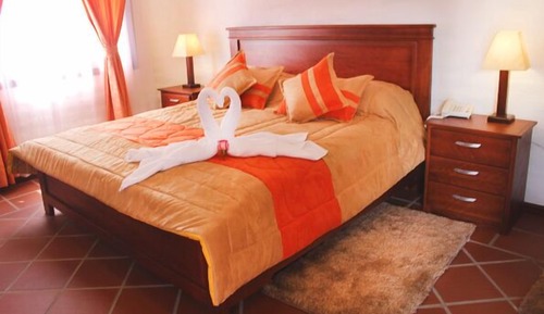 Exclusive Suite, 1 King Bed, Courtyard View