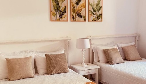 Deluxe Studio Suite