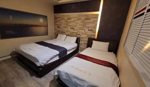 Twin Room