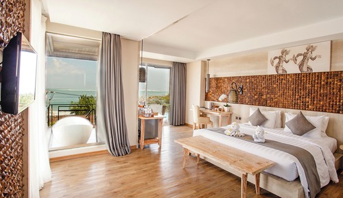 Legong Suite, Bathtub & Balcony
