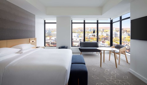 Deluxe Room, 1 King Bed