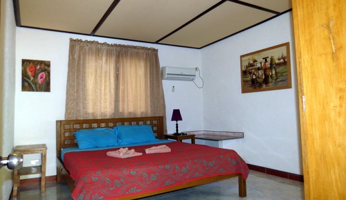 Deluxe House, 2 Bedrooms, Kitchenette, Poolside