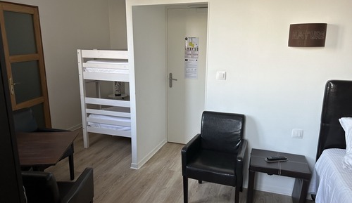 Family Room, Multiple Beds, River View